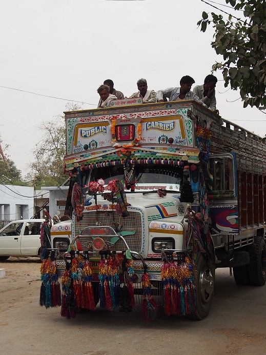 LIVRAISON D'OUVRIERS